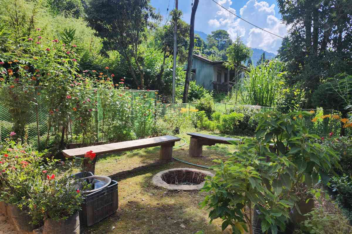 Bara Hatta Homestay - Banasbotay (Singalila)